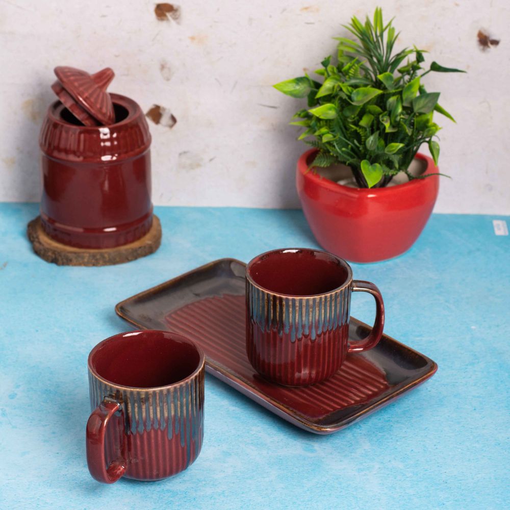 Ribbed Scarlet Mug Set With Tray