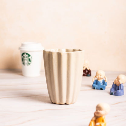 Tumbler Cream Colour Planter